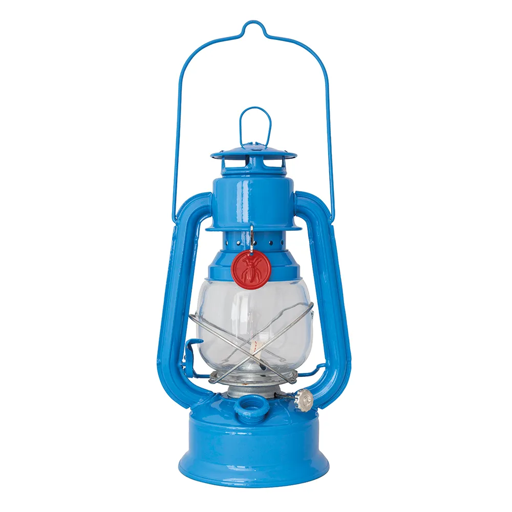 lampe tempête luciole de couleur bleu sur fond blanc